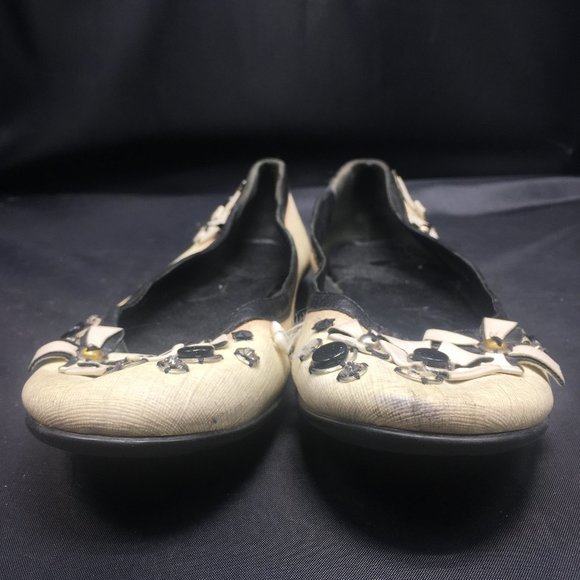 Gucci White Floral Flats - Picture 2 of 12